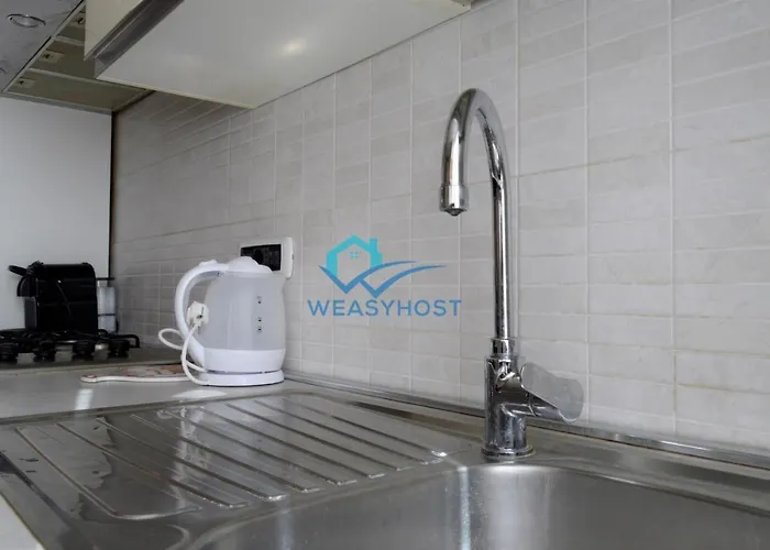 Your Retreat Near San Giovanni דירה רומא