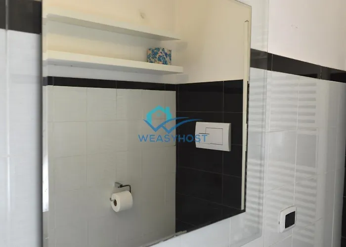 Your Retreat Near San Giovanni דירה *