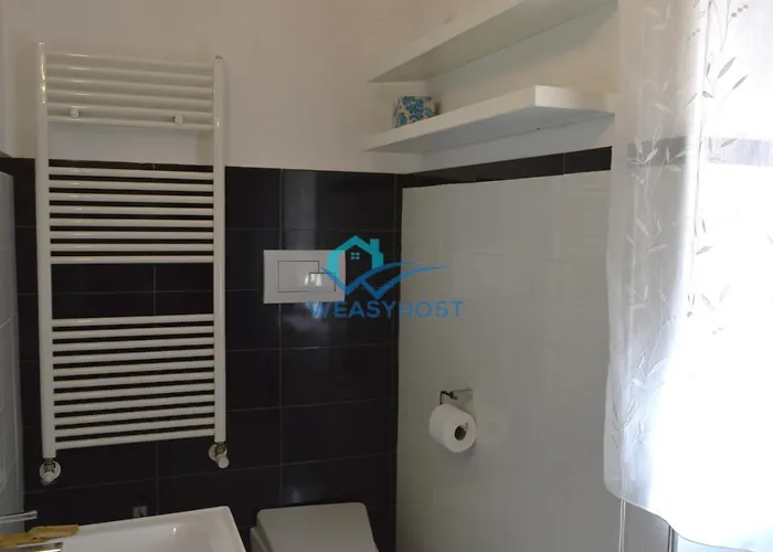 Your Retreat Near San Giovanni דירה *